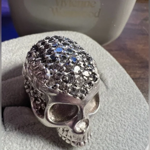 VIVIENNE WESTWOOD 925 SILVER SKULL RING W/SWAROVSKI CRYSTALS, SZ. 6,  & BOX! - Picture 2 of 7